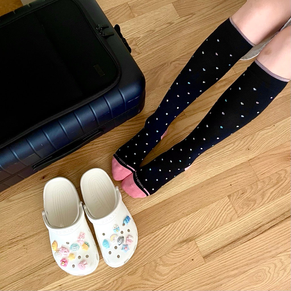 Dr. Motion Essential | Mini Hearts - Knee-High Moderate Compression Socks For Women
