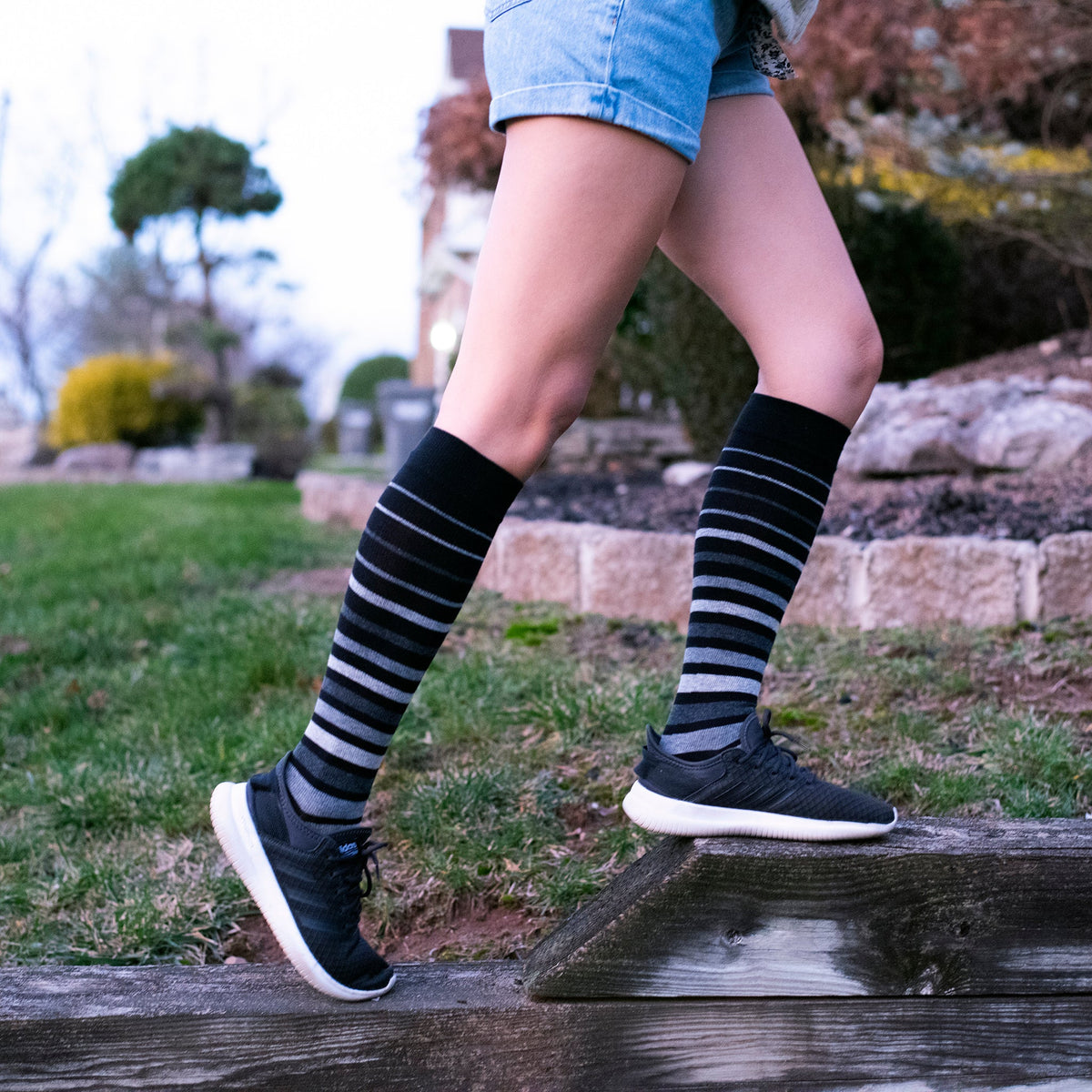 Dr. Motion Discount | Graduated Stripe - Knee-High Moderate Compression Socks For Women