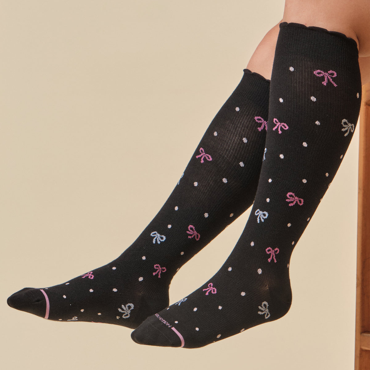 Dr. Motion Hot Sale | Bows & Dots - Knee-High Compression Socks For Women