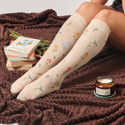 Dr. Motion Trending | Wildflowers - Knee-High Moderate Compression Socks For Women