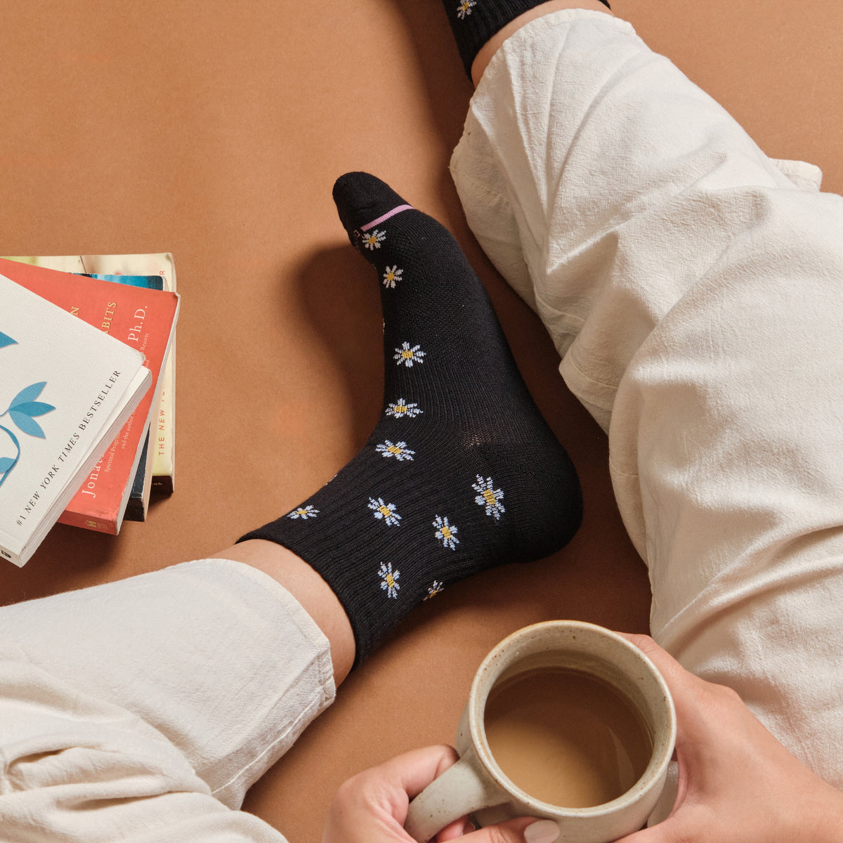 Dr. Motion Premium | Mini Daisies Ribbed - Mid-Crew Compression Socks For Women