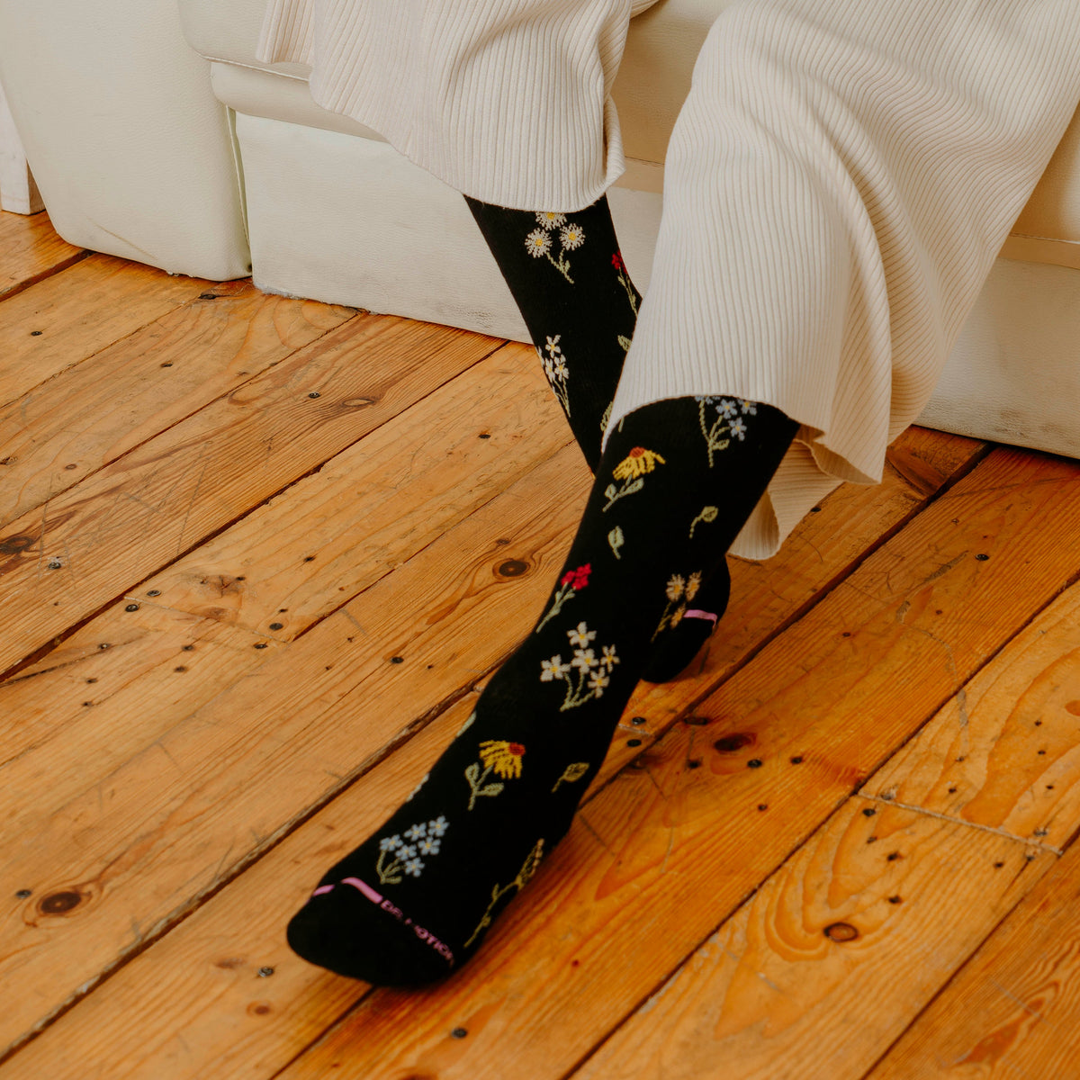 Dr. Motion Customer Favorite | Wildflowers - Knee-High Compression Socks For Women
