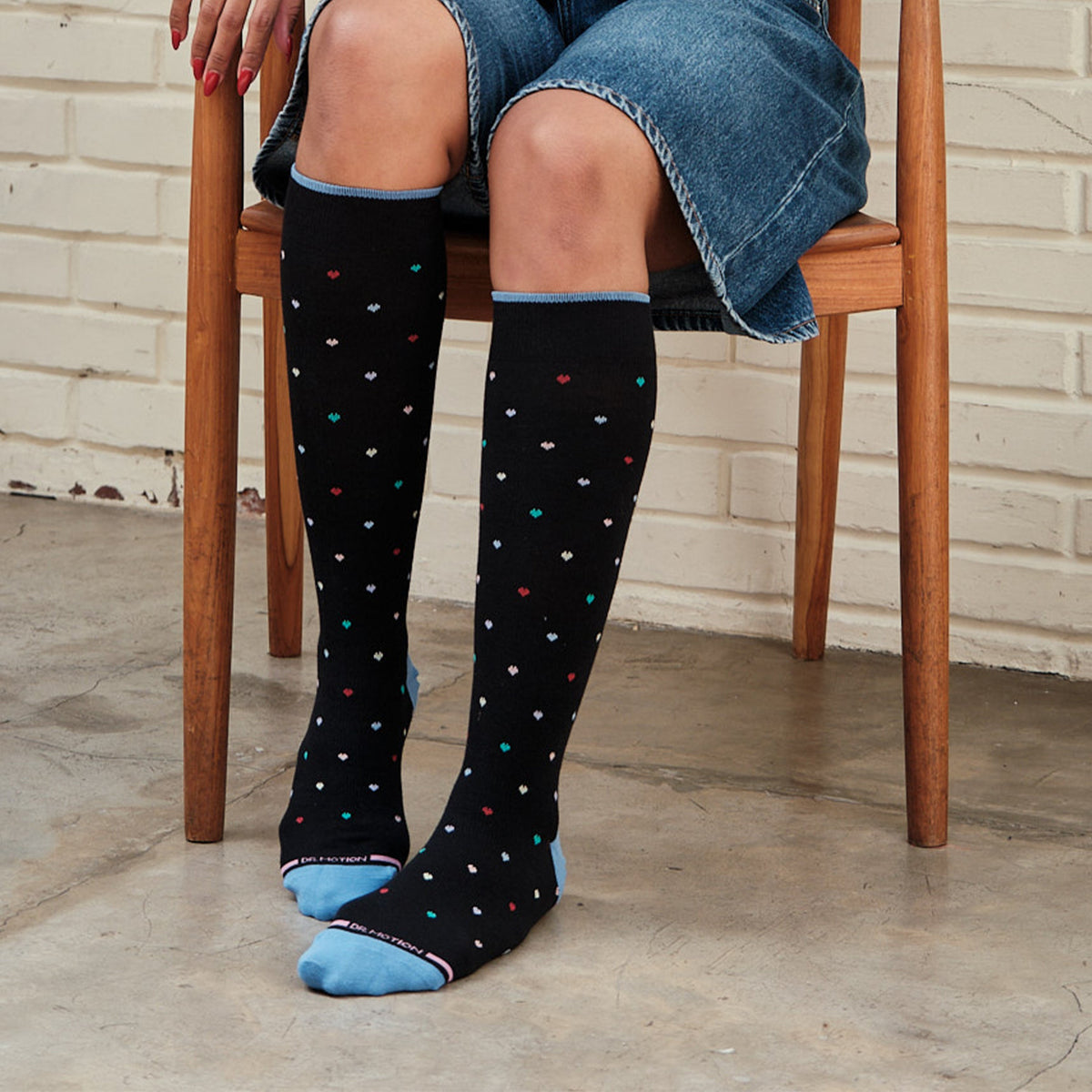 Dr. Motion Quality | Mini Hearts - Knee-High Compression Socks For Women