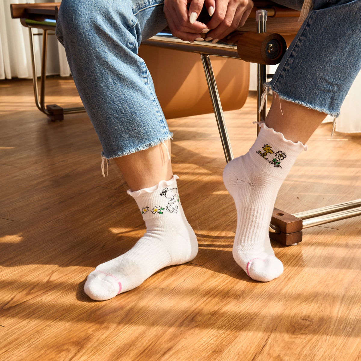 Dr. Motion Essential | Snoopy Floral Lettuce Edge - Quarter Compression Socks For Women