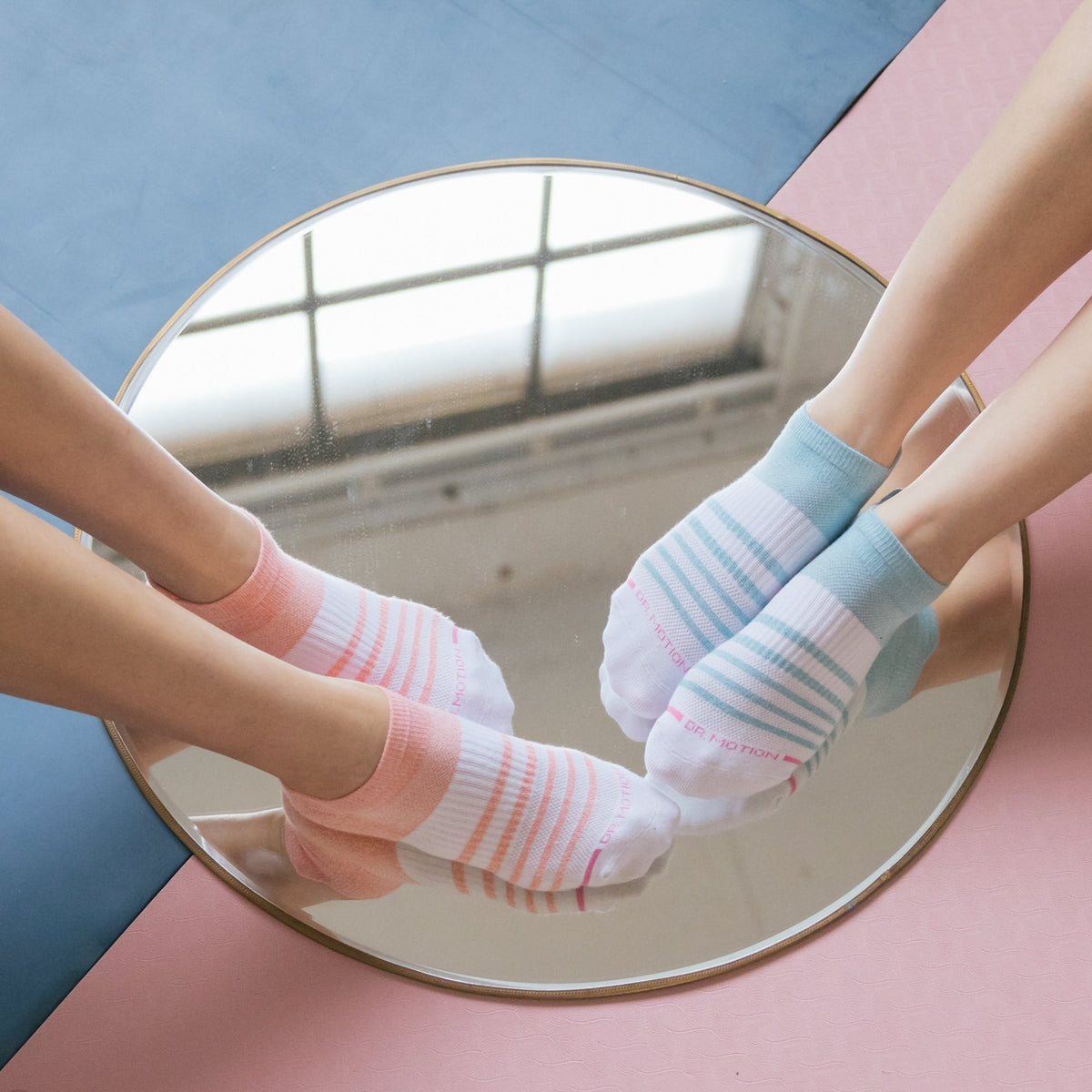 Dr. Motion Signature | Contrast Stripe - Ankle Compression Socks For Women
