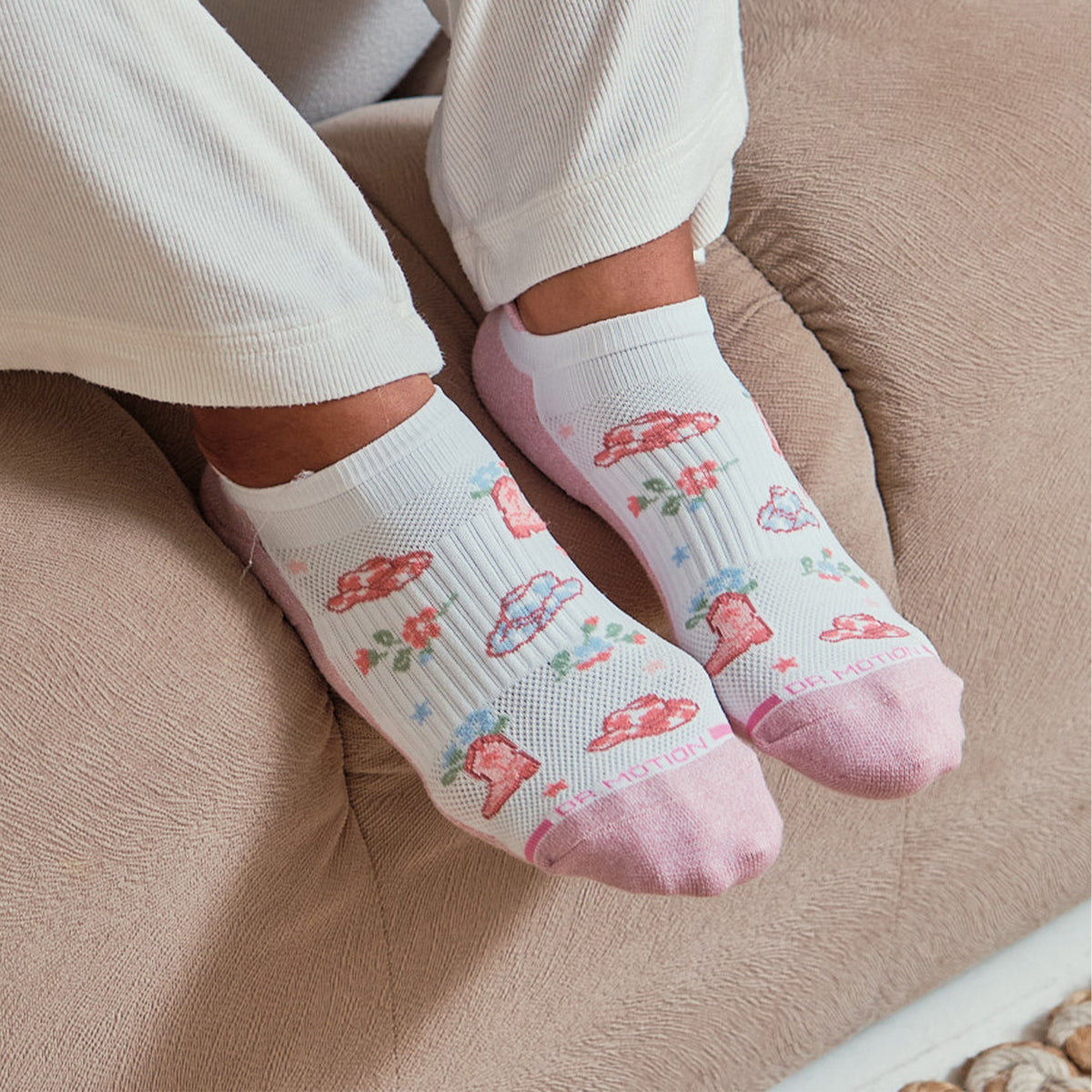 Dr. Motion Sale | Cowgirl Floral - Ankle Compression Socks For Women