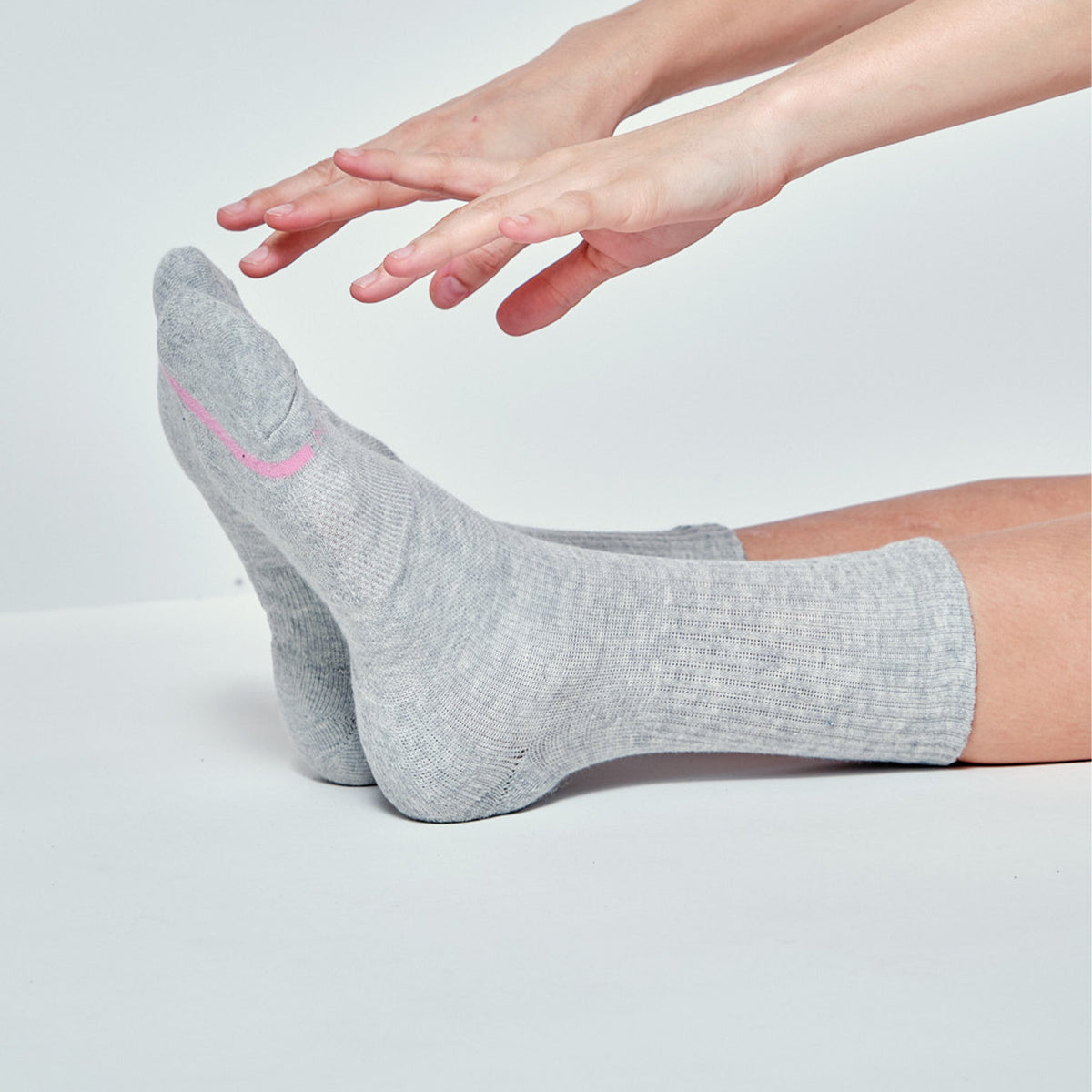 Dr. Motion Discount | Ribbed - Mid-Crew Compression Socks For Women
