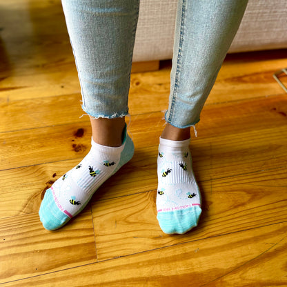 Dr. Motion Popular | Buzzing Bees - Ankle Compression Socks For Women