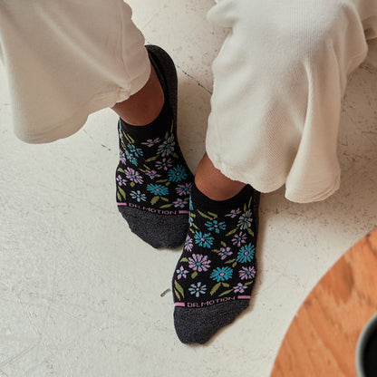 Dr. Motion Popular | Groovy Floral - Ankle Compression Socks For Women