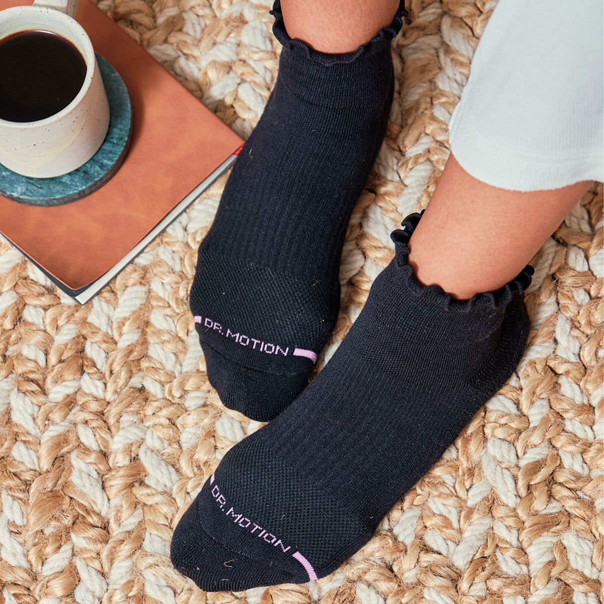 Dr. Motion Signature | Basic Lettuce Edge - Quarter Compression Socks For Women