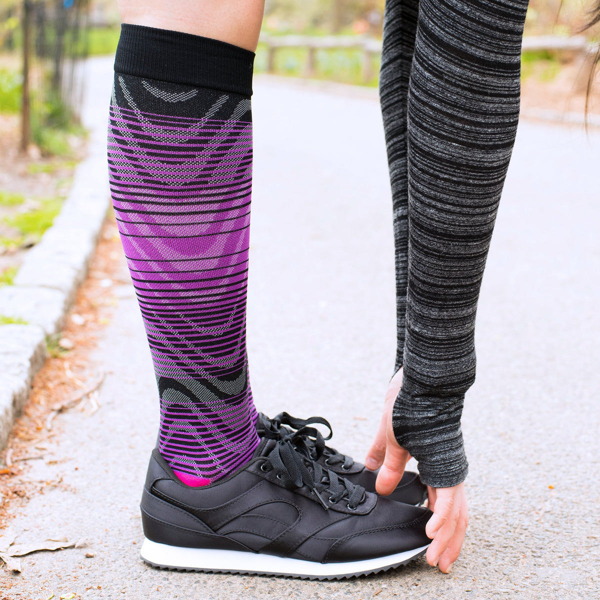 Dr. Motion Hot Sale | Ombre Waves - Athleisure Compression Socks For Men & Women