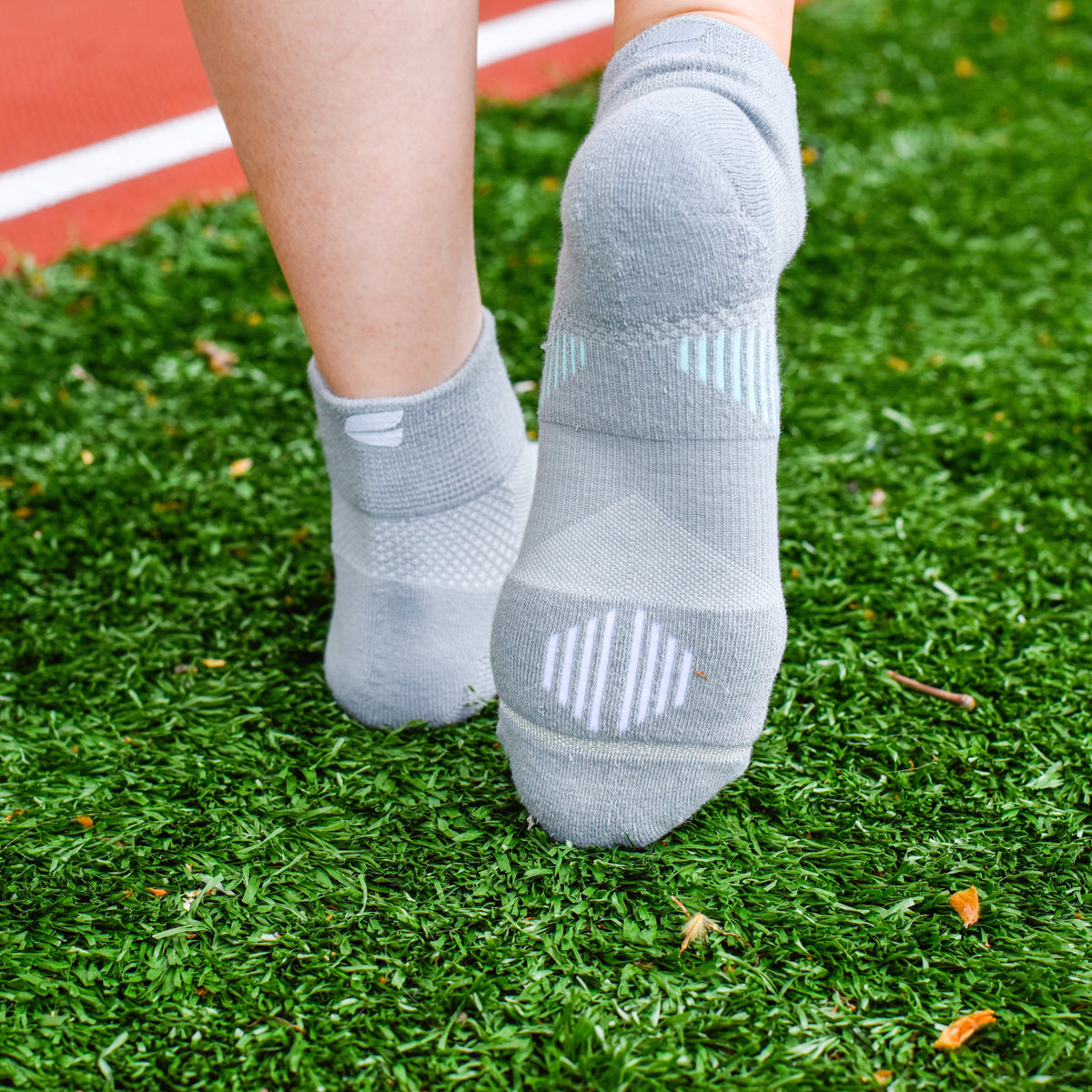 Dr. Motion Great Value | Pop Texture - Performance Quarter Compression Socks for Women