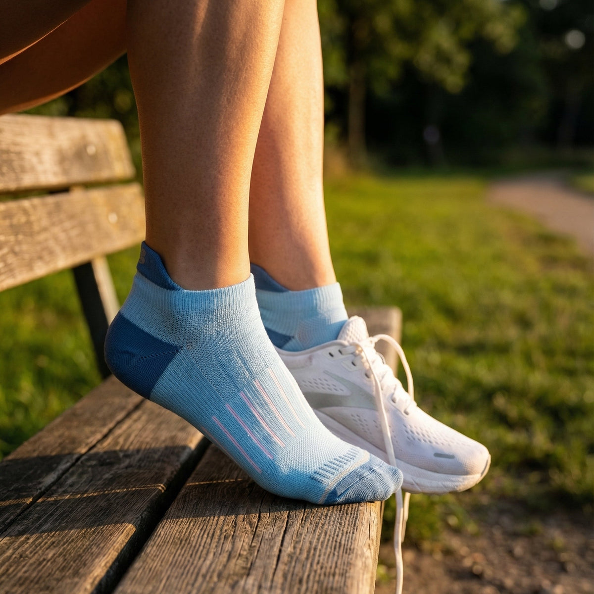 Dr. Motion Signature | Tech Contrast - Performance Ankle Compression Socks For Women