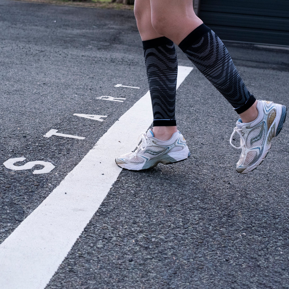 Dr. Motion Customer Favorite | Ombre Waves - Compression Calf Sleeves For Men & Women