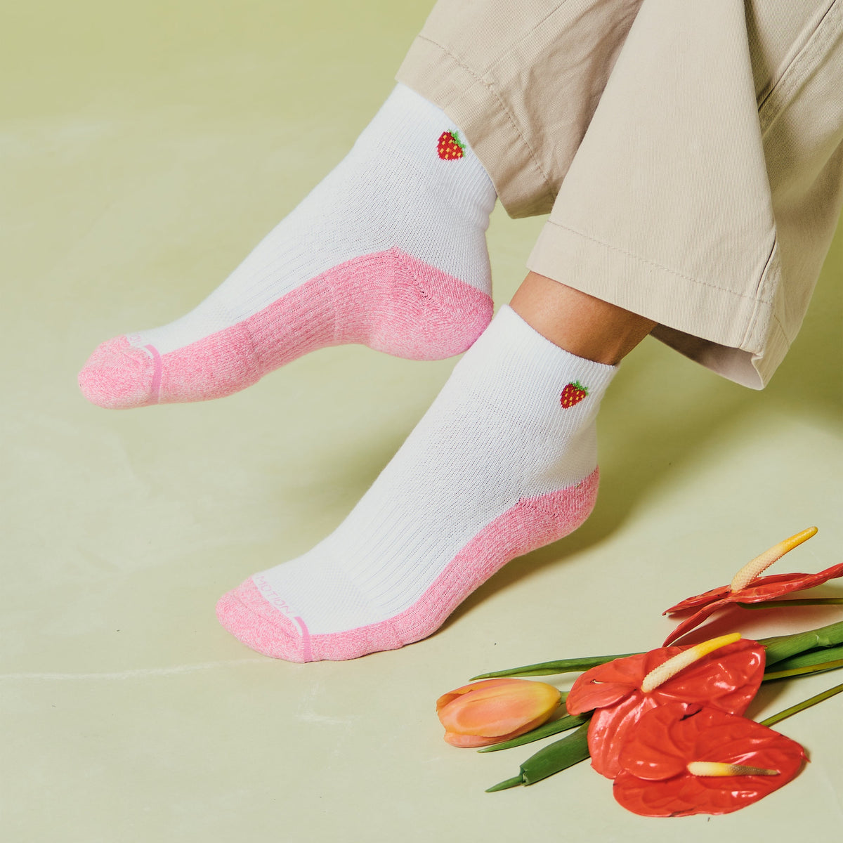 Dr. Motion Great Value | Strawberry - Quarter Compression Socks For Women
