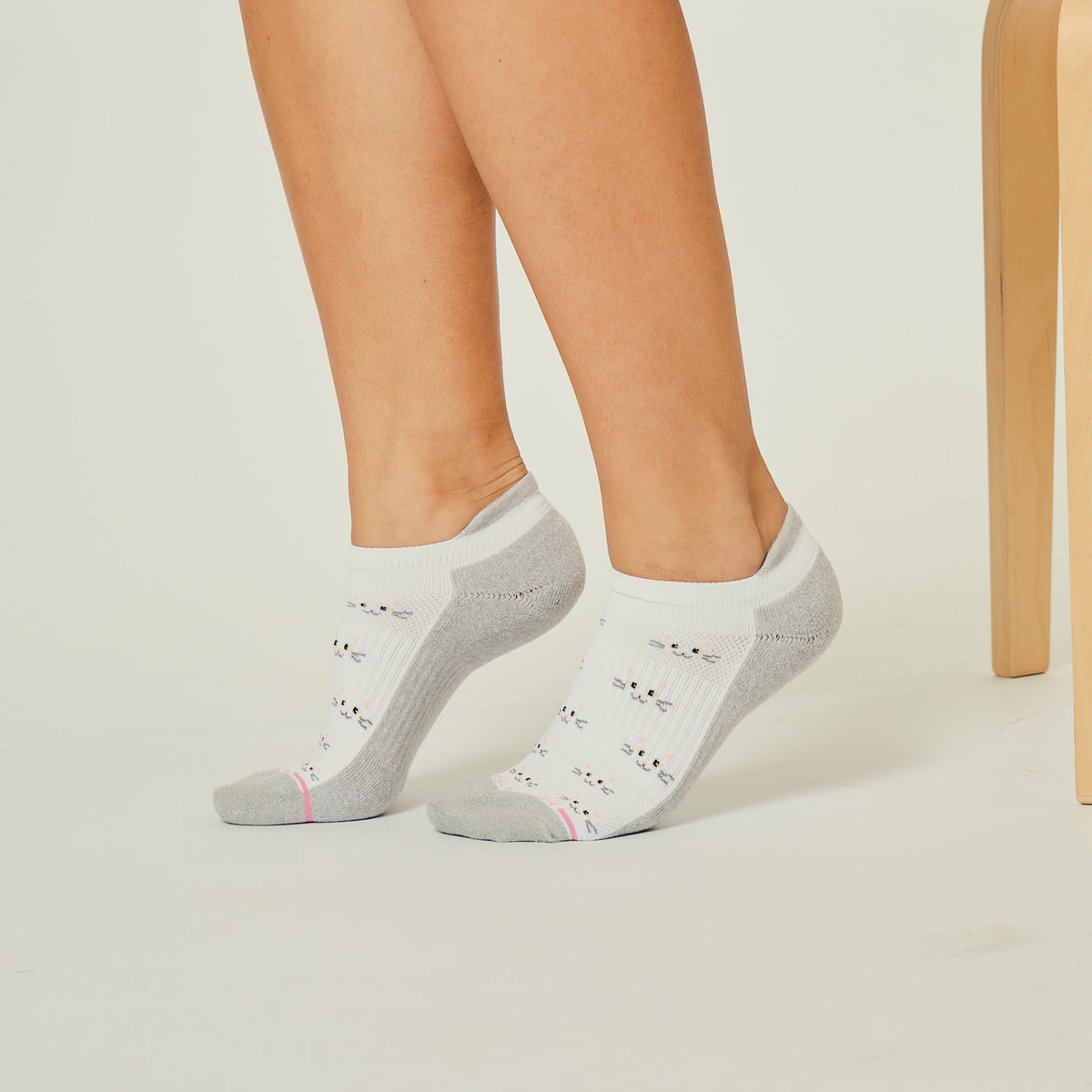 Dr. Motion Deals | Hidden Cat - Ankle Compression Socks For Women