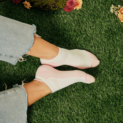 Dr. Motion Trending | Floral Dots - Ankle Compression Socks For Women