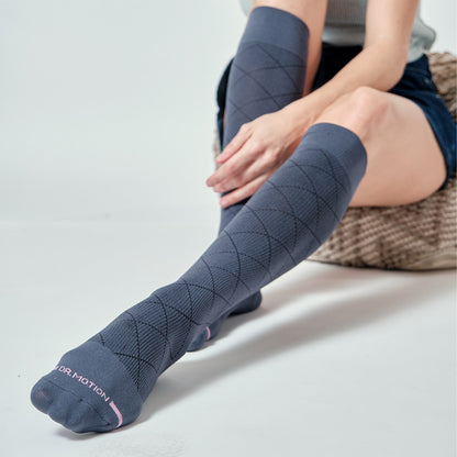 Dr. Motion Essential | Diamond Pattern - Knee-High Compression Socks For Women